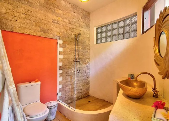 Sannyas Boutique Guest house